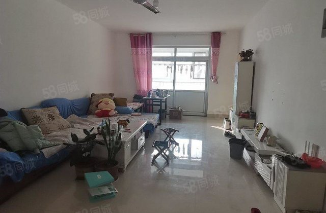 火车站旁，佳苑新城电梯房好楼层，有储藏室，单价4000多