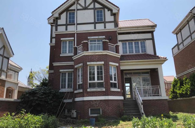 马山 阿维侬联排别墅 法式建筑风格 豪华装修 看房随时 急售