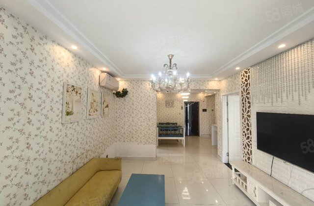 阿尔卡迪亚六期。精装，花园路  ，中间好楼层。三个万即可入住