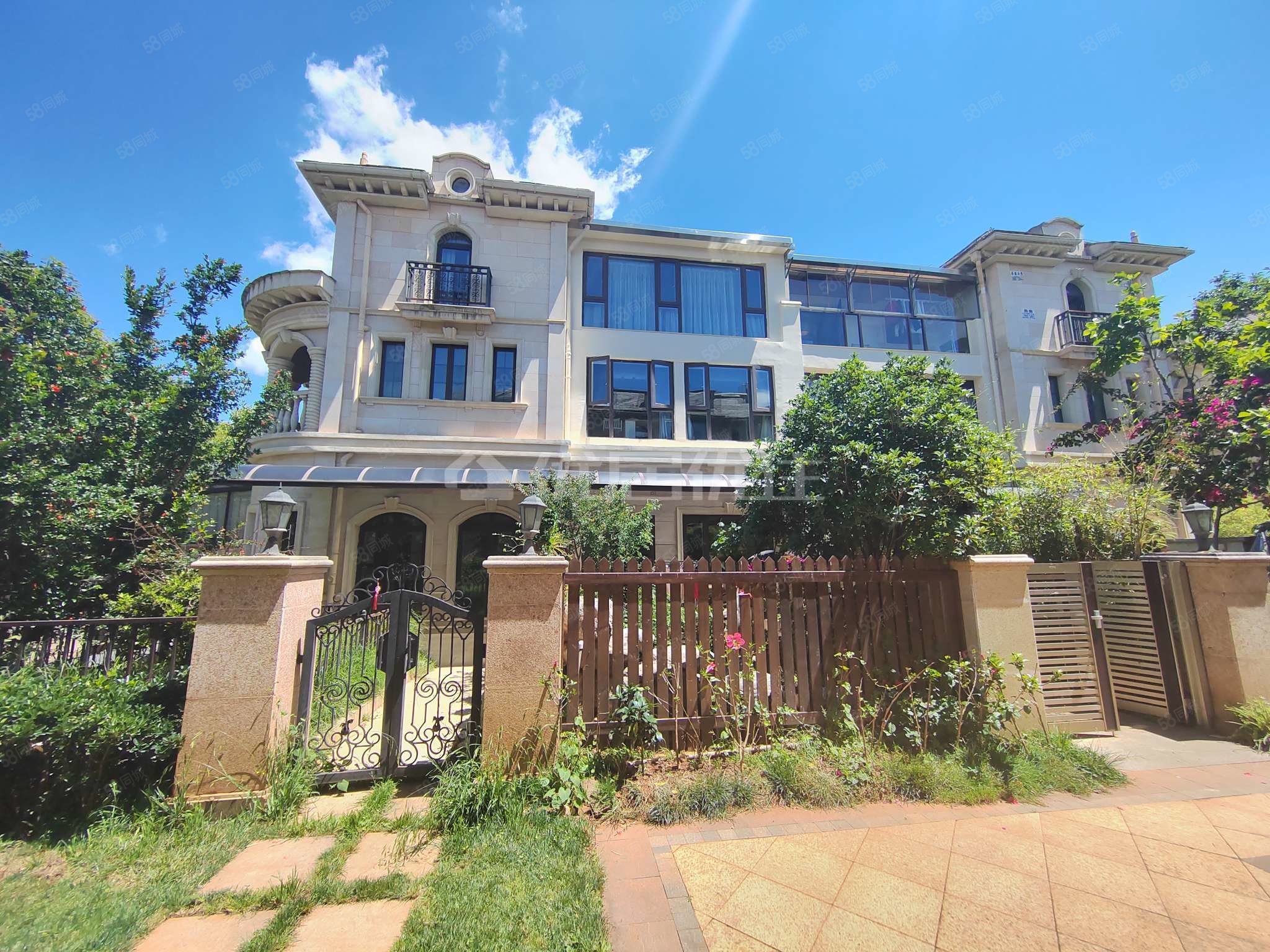 【10图】公园1903圣维望联排别墅高档装修带全套家具电器,公园1903