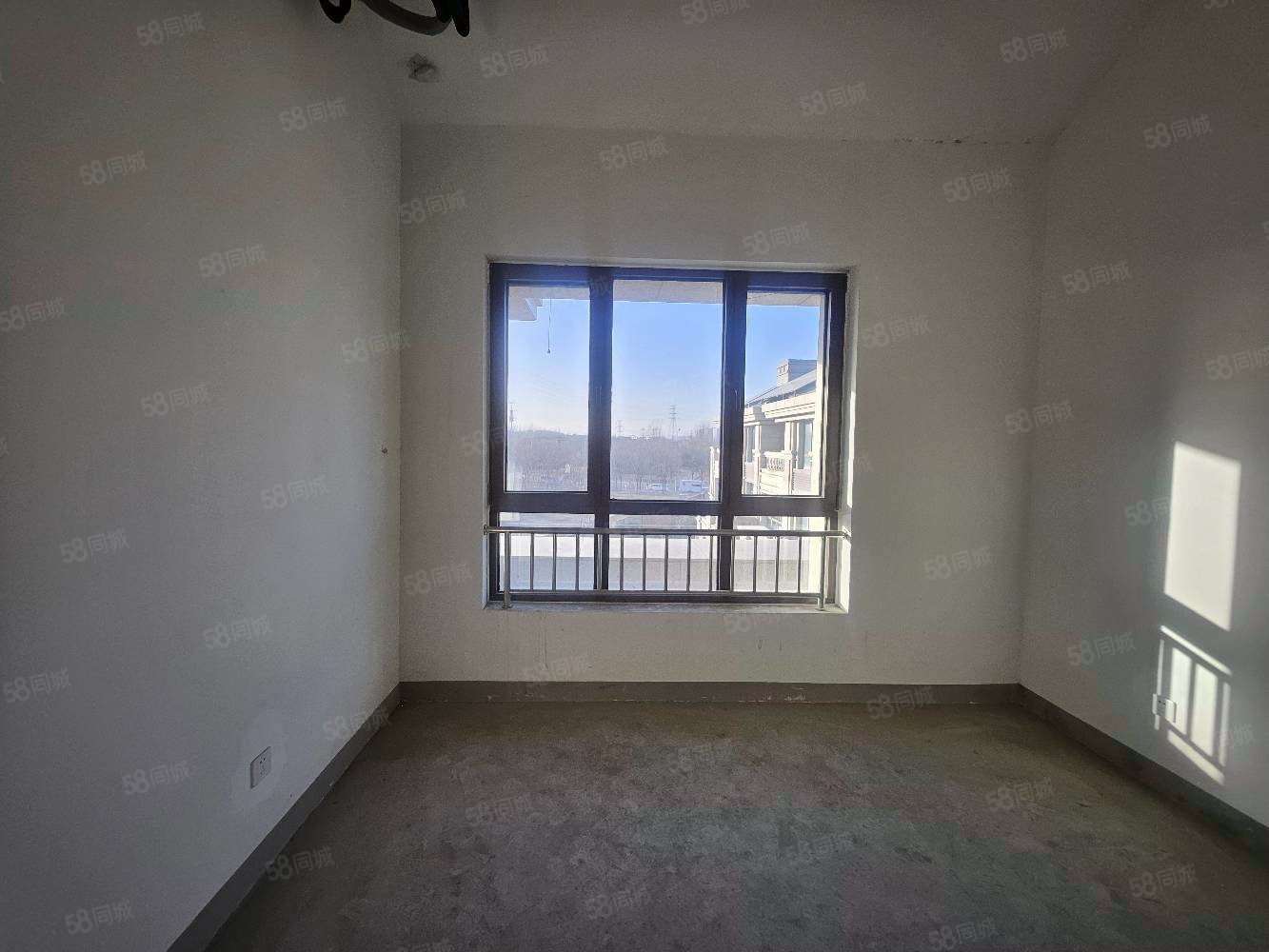 中海墅(東區(qū)別墅)4室3廳4衛(wèi)303.1㎡南北2460萬