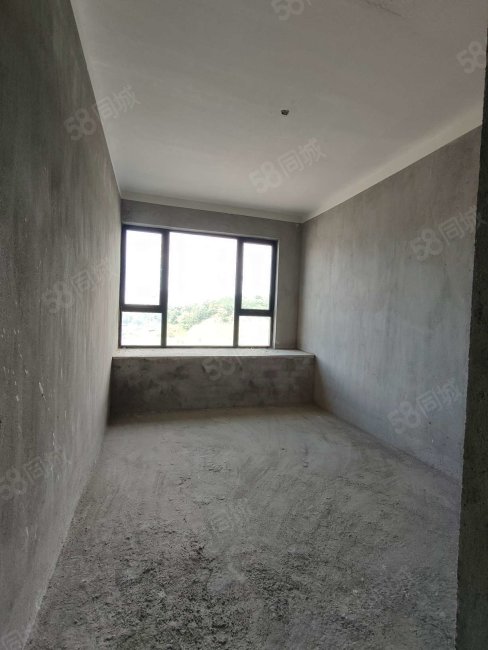 德和沁园2室2厅1卫73㎡南北51.6万