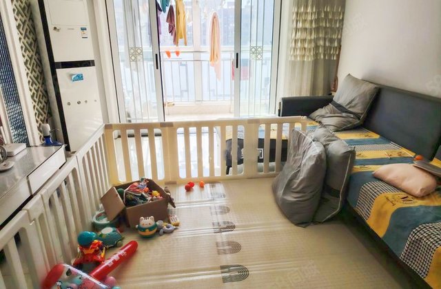 文轩第二实验，新东方龙湾商品房 南北通透户型方正免大税储藏室