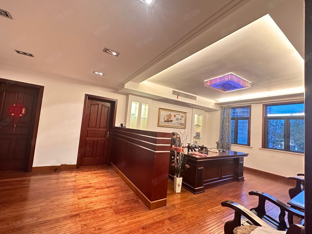 香樟嘉苑5室4厅5卫480㎡南480万