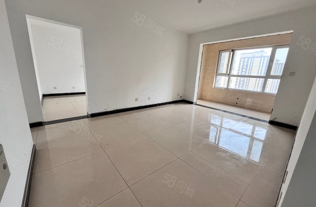 房东急售 单价不过万 裕昌九州国际未住 边户 带储藏室