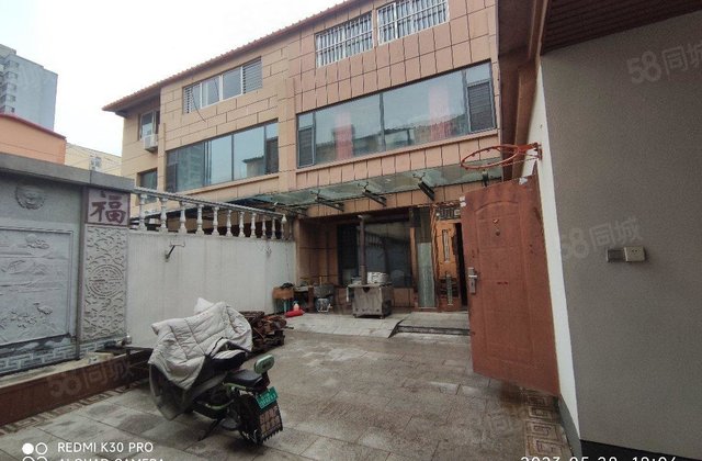 市中心，湖边 湖北小区南区别墅 靠路边经典全明户型南北通透