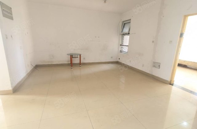 豆营，人民公园东临，大润发，六中，东昌路  ，三室全明户型