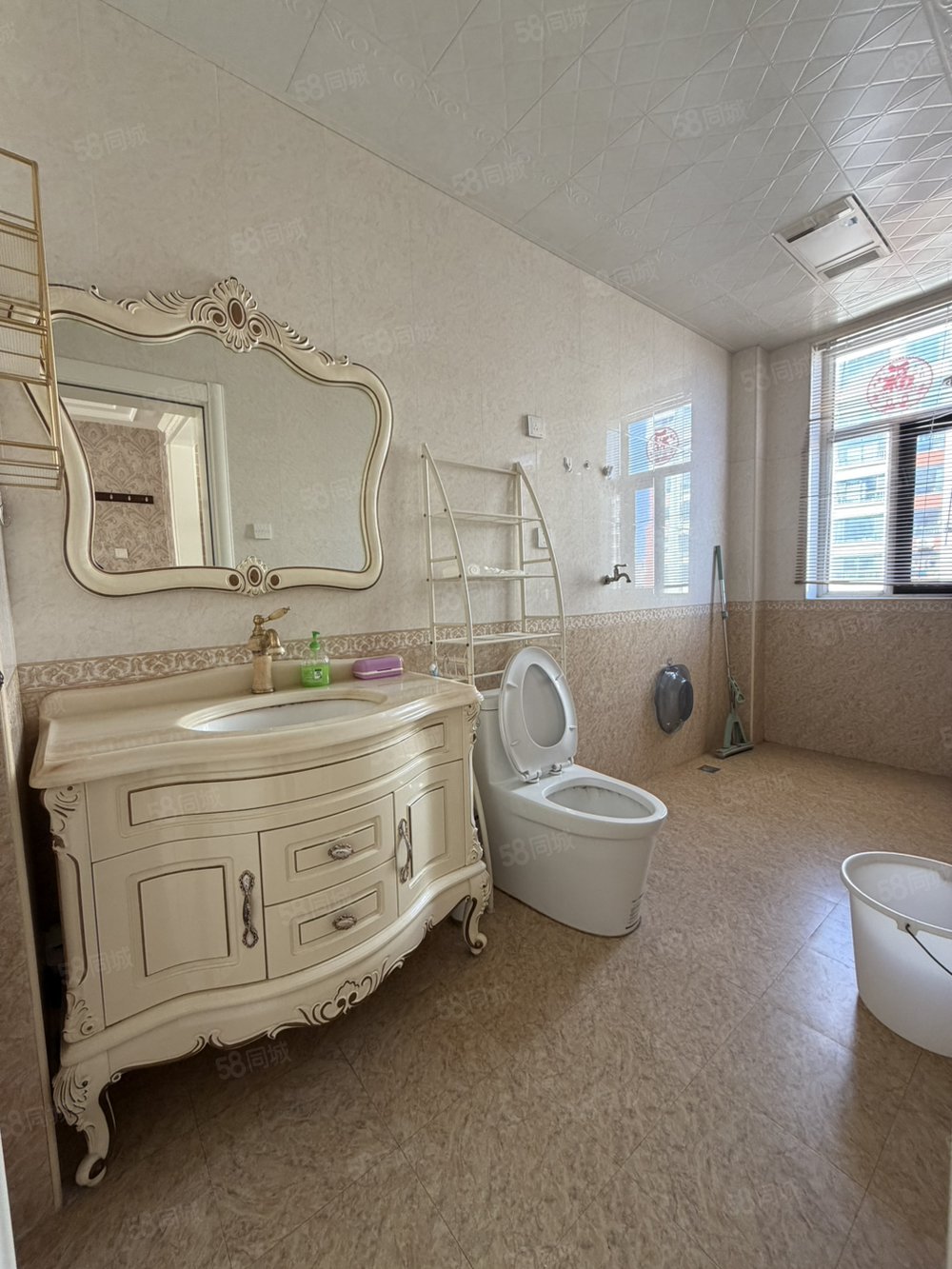 东艺春城3室2厅1卫112㎡南北56万