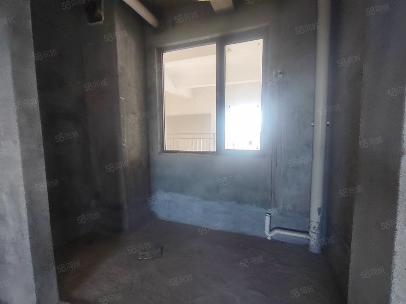 北湖豪苑6室2厅2卫198㎡南北132万