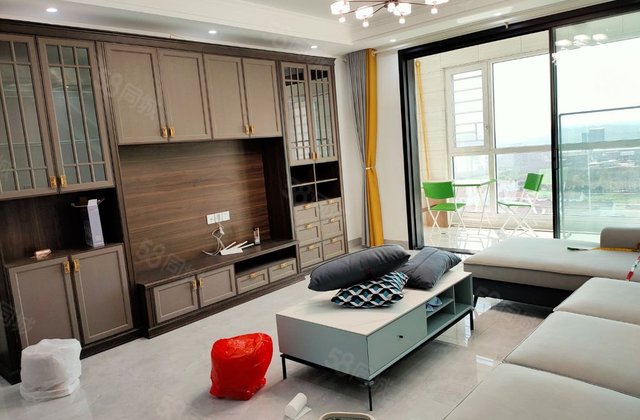 颐园一品3室2厅155.6㎡69万二手房图片