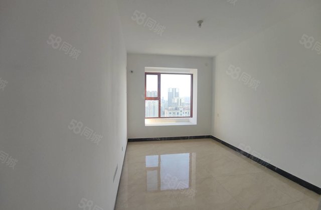 诚售！商品房，双车位，精装四室两厅三卫，文轩附近，外国语！