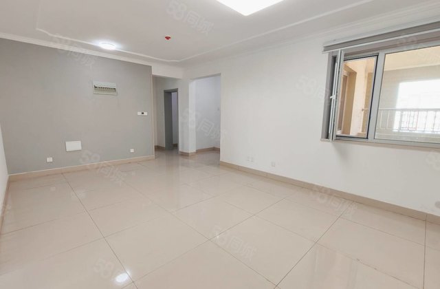 新东方龙湾南临 走一手更临恒大名都 和鸣大观 植物园