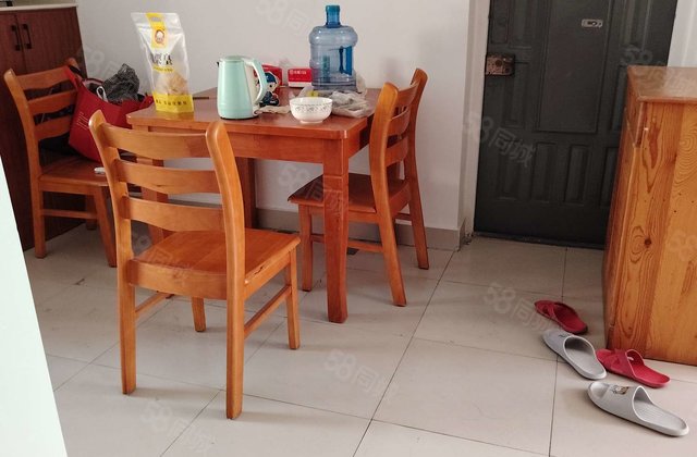 文轩本部，电业局三院，步梯二楼，三室一厅，户型方正呢南北通透