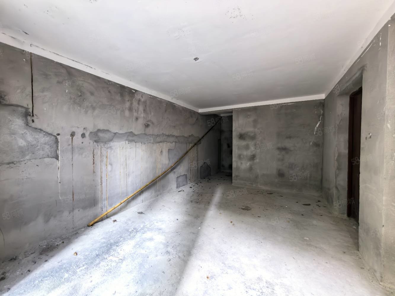 港中旅公元7室3厅2卫300㎡南北175万