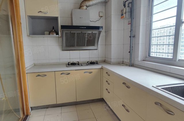 急售！阿尔卡迪亚！  ！大三室！万达！紧邻电大！七中！五中