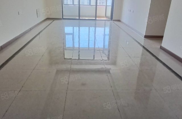 精装新房，一天未住，三室两厅两卫，全明户型，好楼层