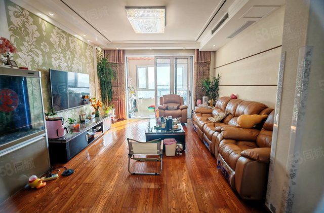 中巨一品家苑 中间楼层 正南朝向 房龄新 正规商品房