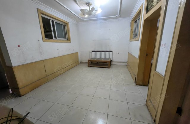 地铁小区 商圈成熟 交通便捷 得房好 小三居 车位充足