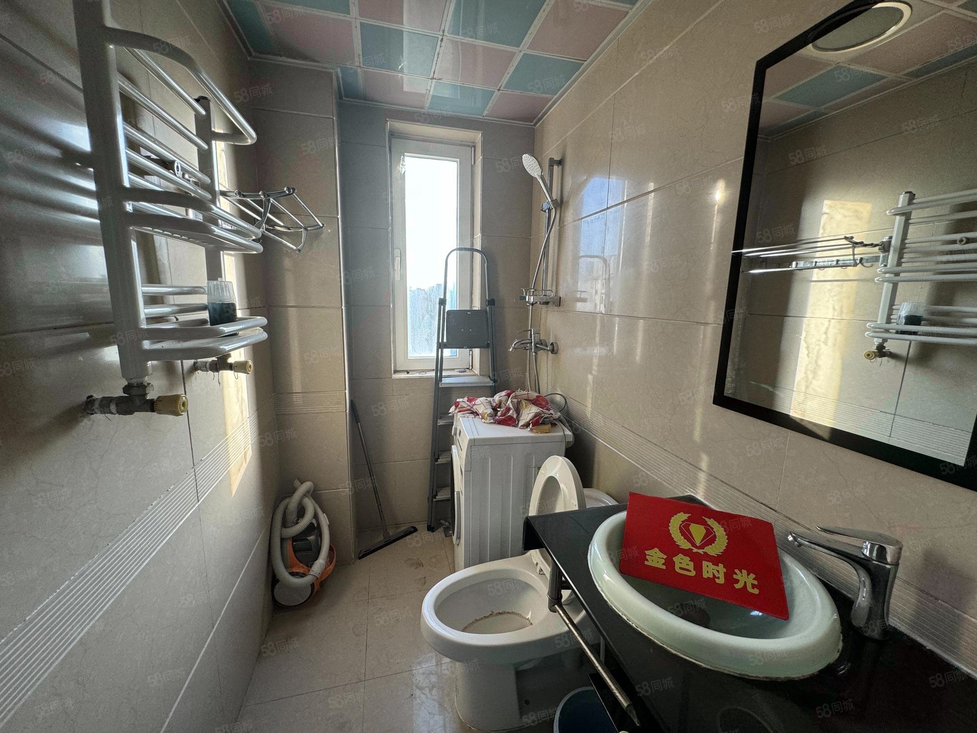 柏林山水3室2廳2衛(wèi)128.58㎡南北221萬(wàn)