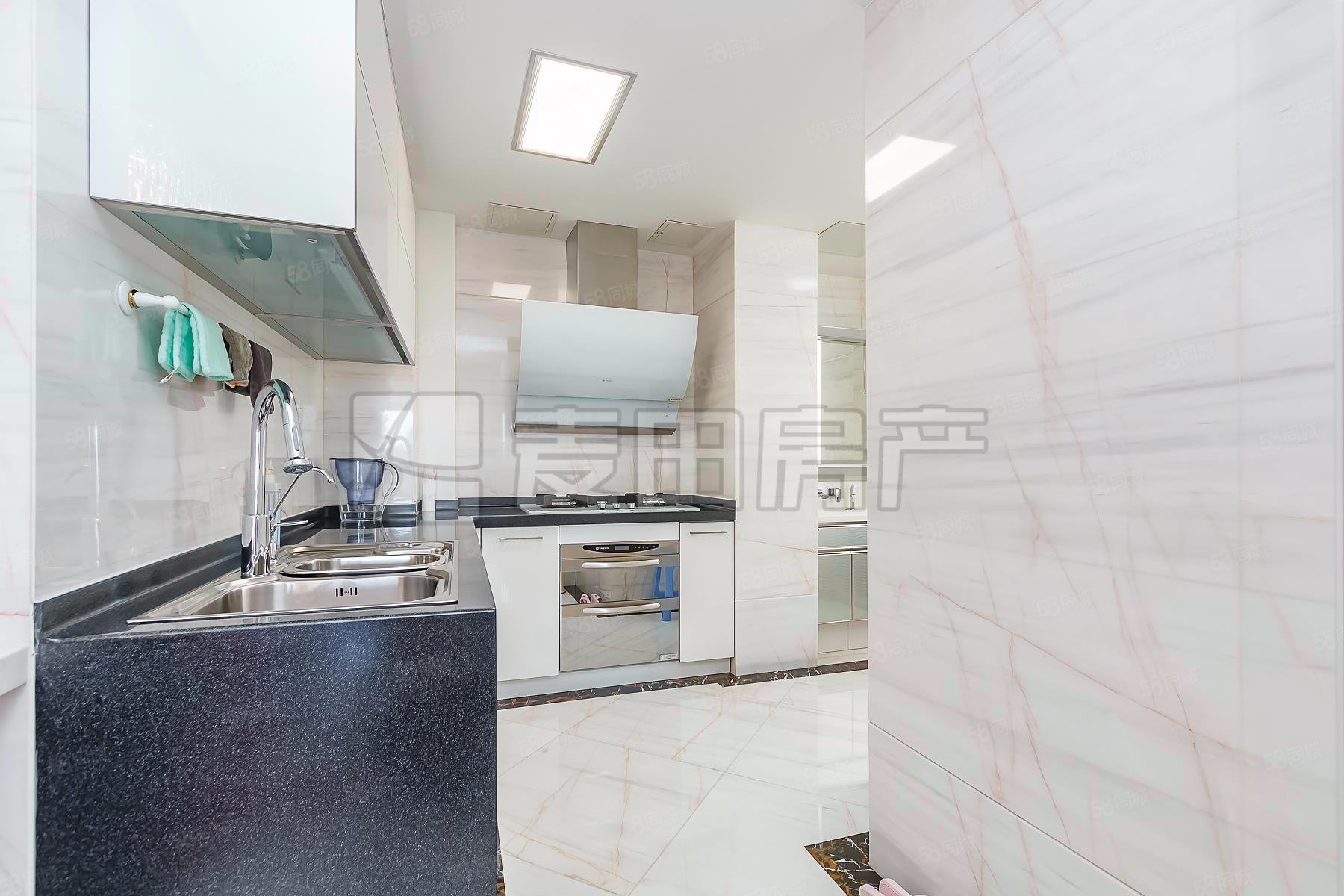 棕櫚泉國際公寓2室2廳1衛(wèi)136㎡東南1249萬