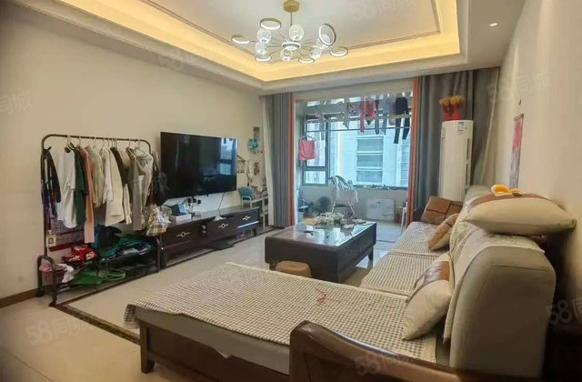 区政府  实验三居双卫，送车位储藏室。