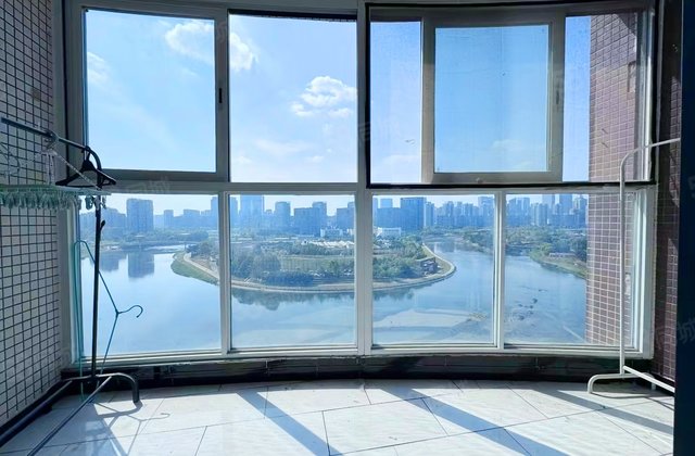 翡翠半岛国际社区2室2厅88.57㎡125万二手房图片