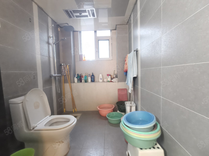 格林春天3室2厅2卫168㎡南北168万