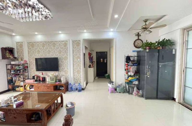 公园附近 东昌边 经典三叶草 有储藏室