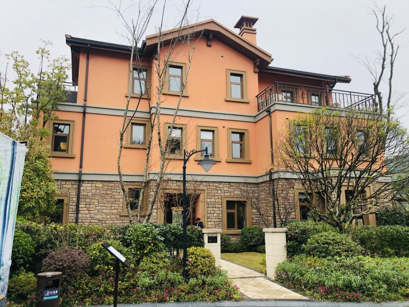 碧桂园中铁天麓一号(别墅)5室3厅3卫187㎡南北238.9万