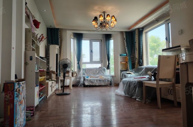 城市主人 商品房 小三居 近医院 双卫生间 南北通透