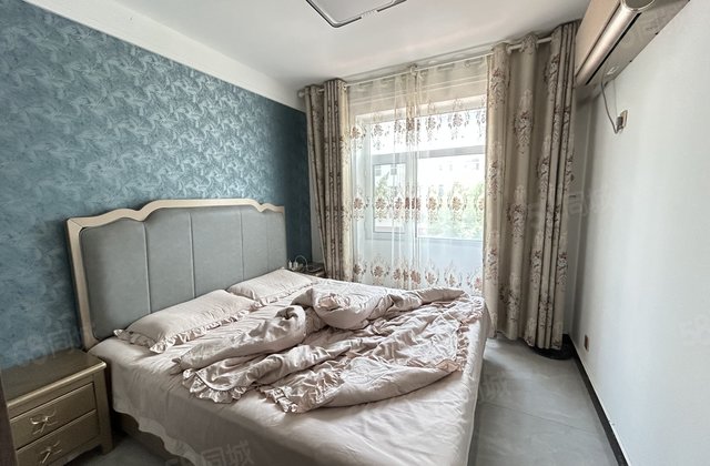 湖边 单位家属院 精装三室 拎包入住 停车方便