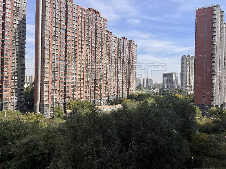 八家嘉園1室1廳1衛(wèi)65㎡南399萬