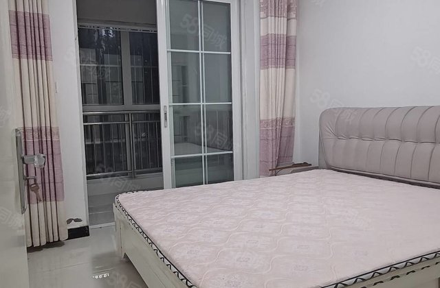 房东昌中学！滨河花园精装三室！