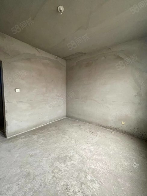 吉粮康郡3室2厅1卫118㎡南北48万