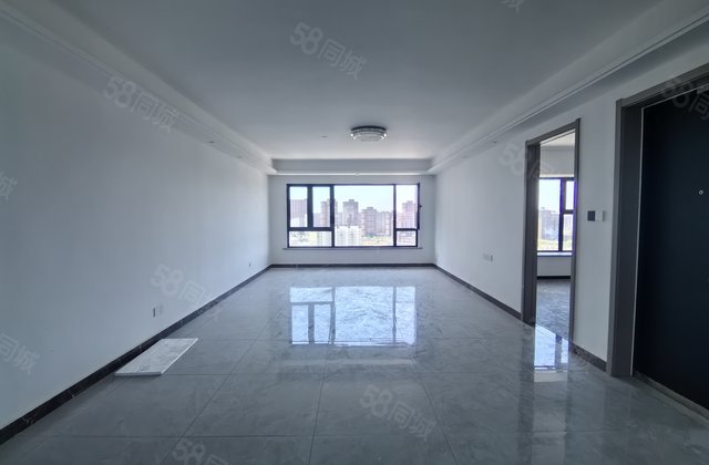 炜业名都4室2厅176㎡125万二手房图片