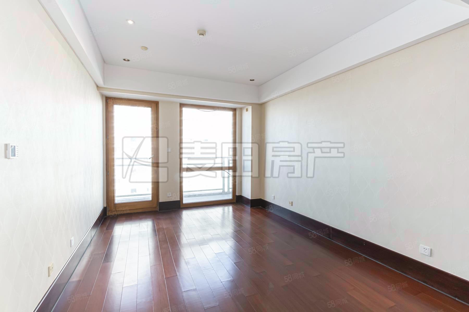 復(fù)地首府3室2廳4衛(wèi)404㎡南北2880萬(wàn)