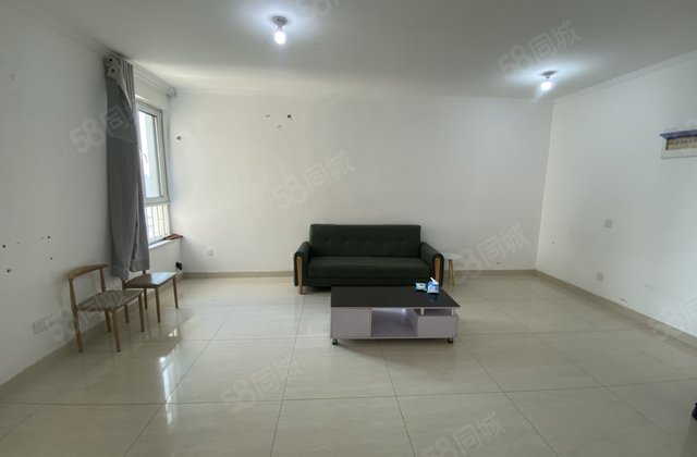 开发区 东昌路附近 星光和园免大税带车位 三居室