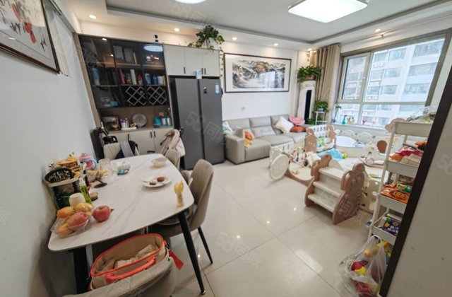 公园旁，大润发  宝徕花园精装三室带车位