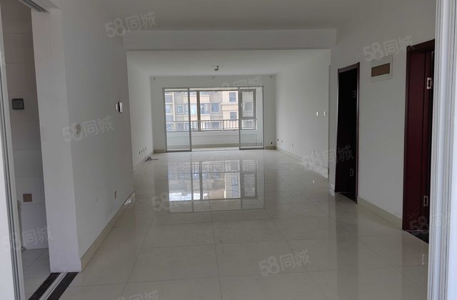 公摊小，采光好，物业管理好，居住环境优越，房东直卖。