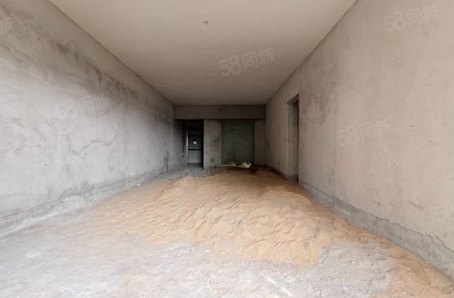 恒隆名苑3室2厅132.38㎡48.5万二手房图片