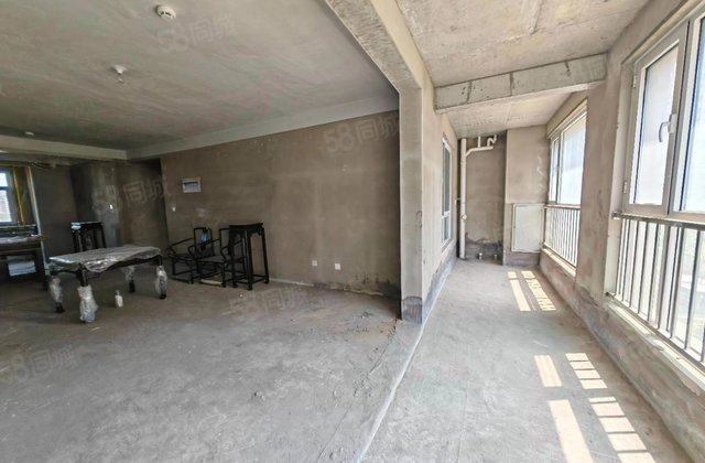 凤凰家园(三期)3室2厅150㎡56万二手房图片