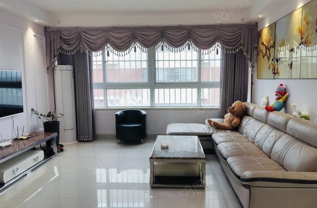 东方双语   香格里小镇刚需小三居 南北通透 商品房 带车储