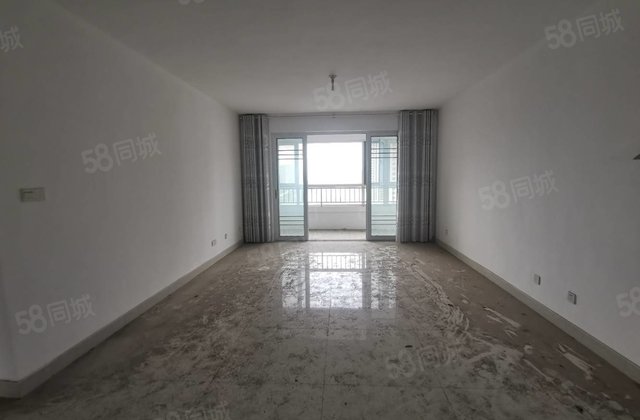 三叶草 二干路旁光岳花园电梯房三室两卫免大税带车位带储有钥匙