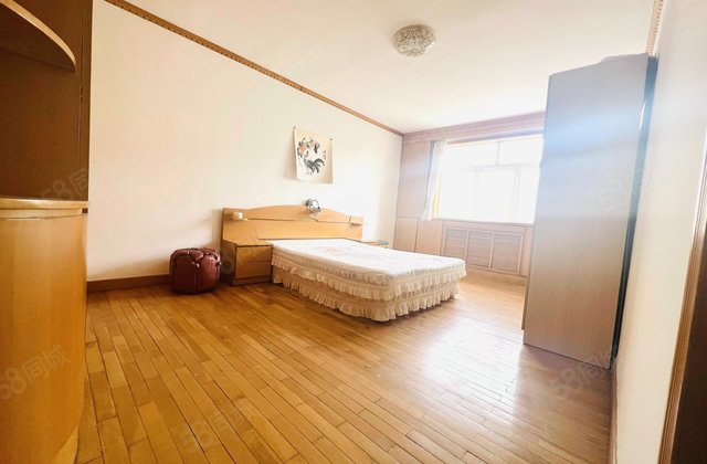 邮电局小区3室2厅104.68㎡230万二手房图片