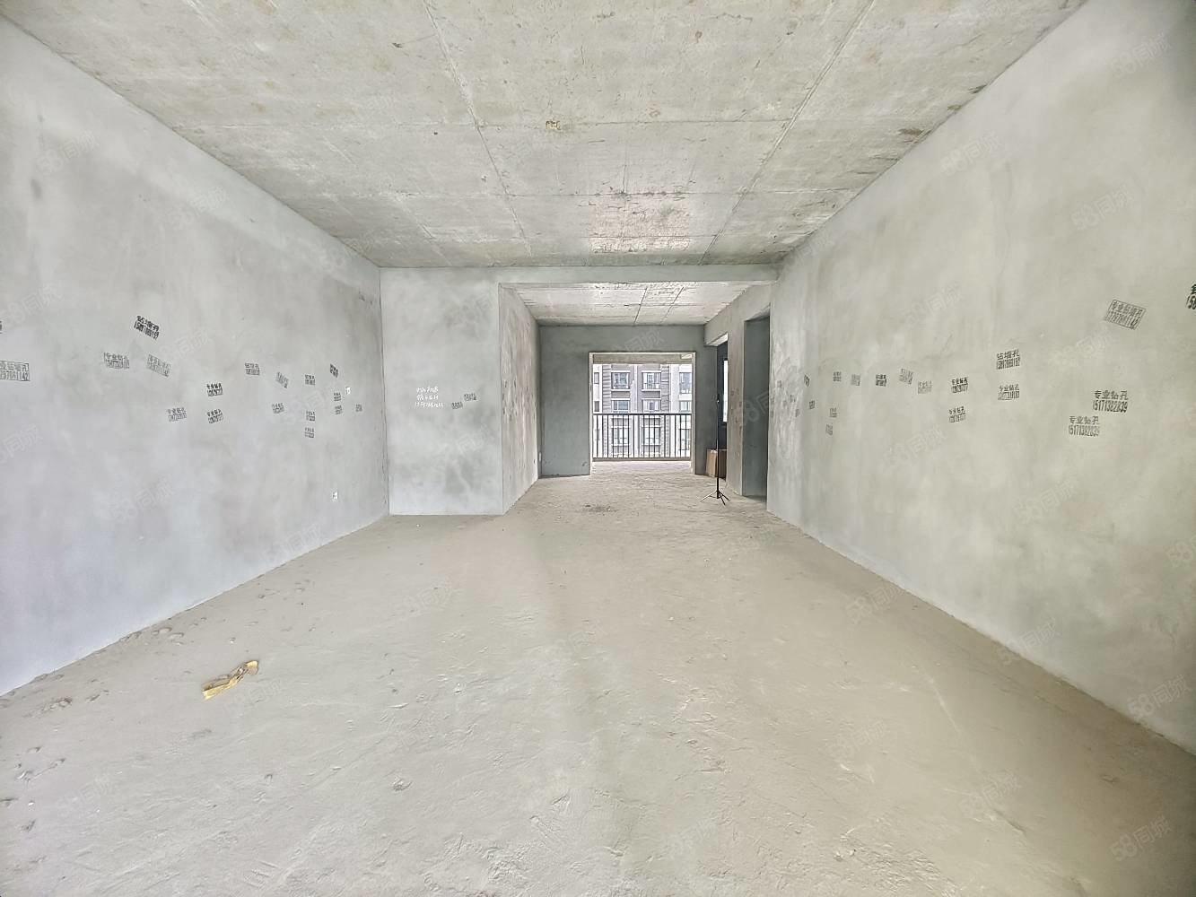 翔龙四方新城4室2厅2卫181㎡南北79.8万