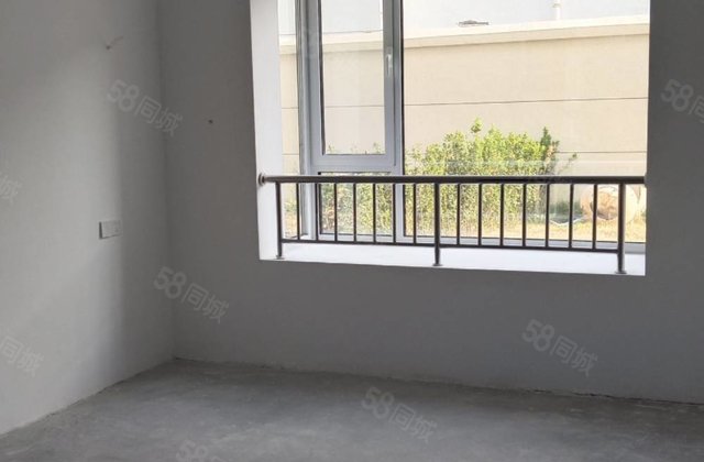 伟业中华御苑电梯洋房100平院4室2个车位储145平199万