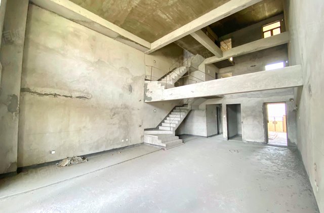 万科兰乔圣菲5室2厅249.69㎡428万二手房图片