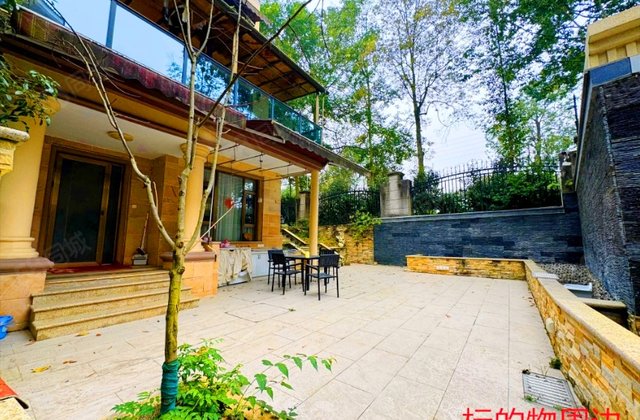 三盛翡俪山4室2厅227.67㎡158万二手房图片