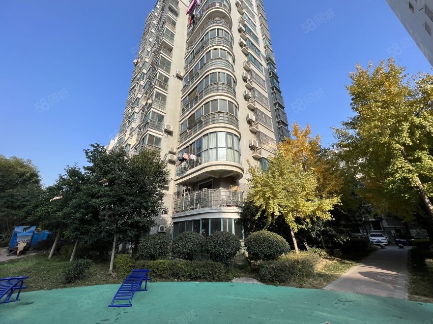 香江生态丽景(c区)3室2厅1卫86.45㎡东132万