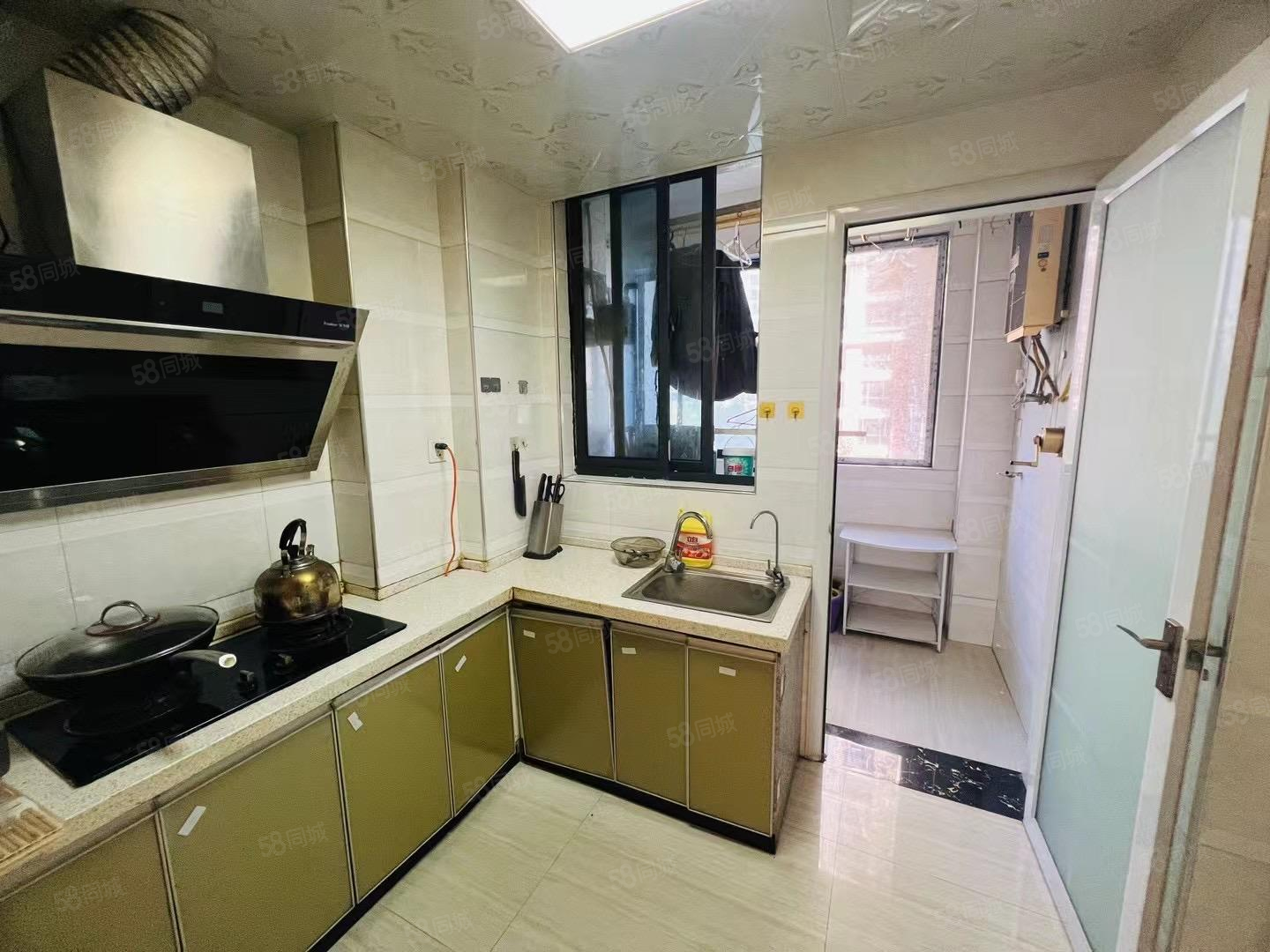 奥林清华3室2厅2卫125㎡南北63万